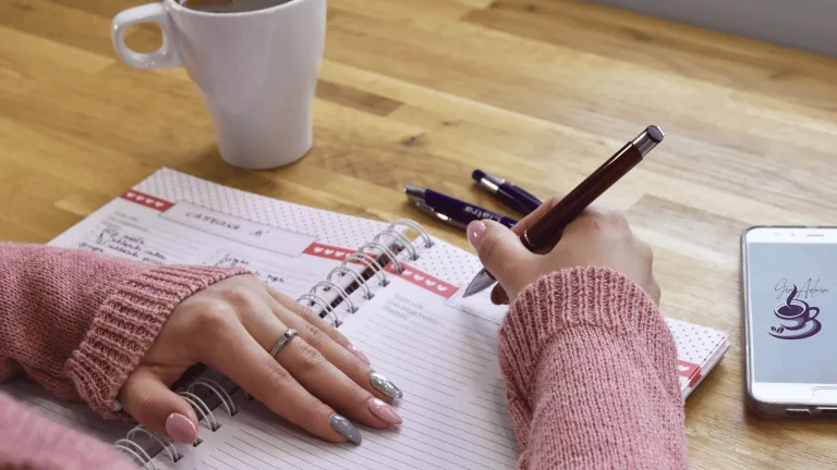 How to Plan Content Themes and Campaigns for Q3